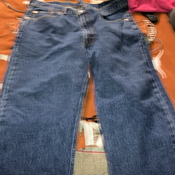 New Levi’s - Picture 2 of 3